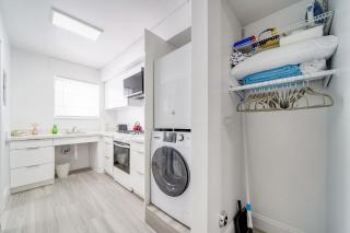 Ocean Drive Prime Apt w/2 QueenBeds & Washer/Dryer - 2