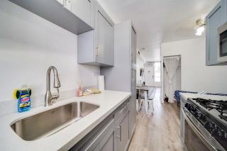 Deco Ocean Dr Deal, w/2 Queen Beds, South Beach - 6