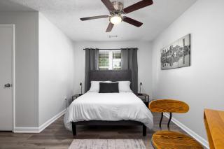 2 Bedroom Ft Moore Retreat - Columbus - 1