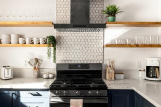 Modern Desert Escape - Fire Pit, BBQ and Design! home - 2