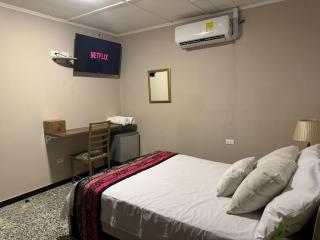 Hostal La Casta - Camarones - 8