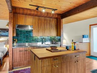 Manzanita Beach Ocean View Cabin Pet Friendly - Nehalem - 4