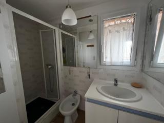 Chalet Spacieux et Confortable à 250m de la Plage avec Wifi et Terrasse à Gruissan - FR-1-784-29 - Gruissan - 3
