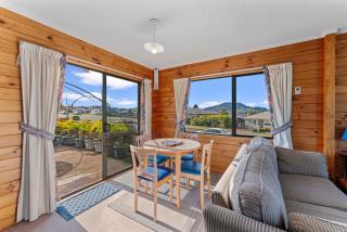 Getaway on Grove - Lake Taupo Holiday Home - Taupo - 8