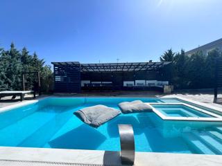 Luxe Two Bedroom Villa with Private Pool by Olivujoj - Anavissos - 0