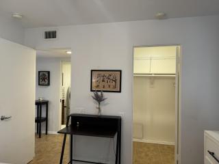 Goldie's 30 Day Minimum condo - Palm Springs - 1