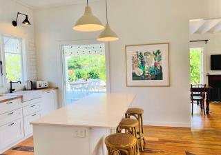 Meryta - Your Sanctuary In Town - Burnt Pine - 8