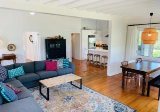 Meryta - Your Sanctuary In Town - Burnt Pine - 6