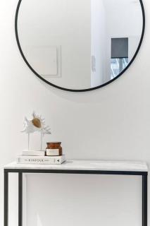 Callie-2B2B-FreeWifi-StunningView-Next To Skybus - 3