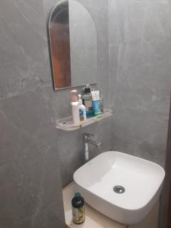 Serenity Homestay only for families and Females - Guwahati - 6