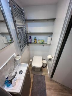 Cosy, self-contained guest house - 3