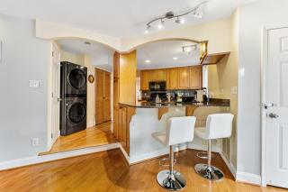 Patio Paradise Stylish 3BR Home with Gaming Room - Arlington - 3