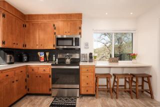 Buckeye Bungalow w hot tub/firepit/views Pet Friendly - Oakhurst - 1