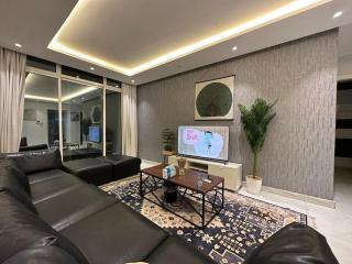 Sunlight home with 2BR Yard 20 min Airport - Riyad - 0