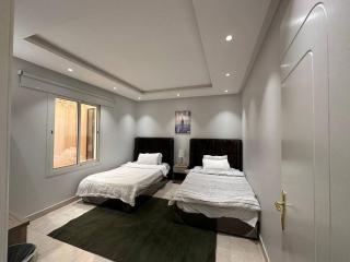 Sunlight home with 2BR Yard 20 min Airport - Riyad - 5