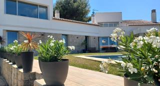 Moderne u. großzügige Villa, Panoramablick und Privatpool, ideal für 2 Familien - Jávea - 0