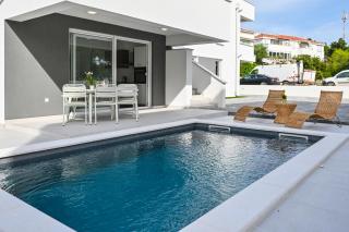 Pool apartments Banta A - Novalja - 2