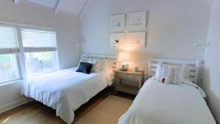 Intown Contemporary Prime Street, Fenced Yard, Bright And Open Concept Design - 4