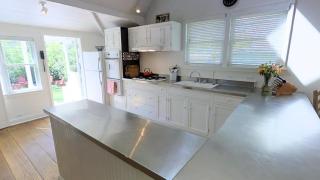 Intown Contemporary Prime Street, Fenced Yard, Bright And Open Concept Design - Bozeman - 2