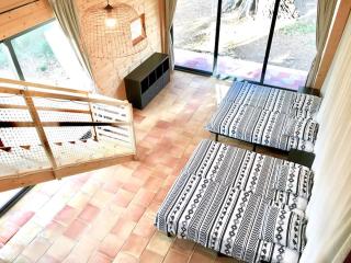 Gran casa de madera con vistas al mar - 5