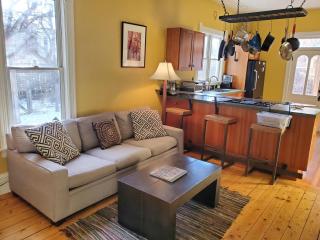 Just Two Blocks From Downtown Bozeman, The Dahlia House Is A Tucked Away Retreat - Bozeman - 7