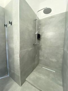 "Ameli"studio,private balcony with mountain view, kichenette & only 1km from the beach - - 1