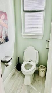 Gorgeous Lakefront Heated Pool Home, great Wi-Fi in Cape Coral - Cape Coral - 3