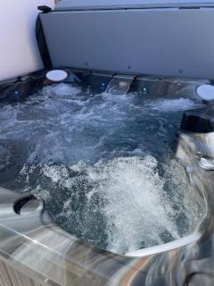 Luxury Georgian home, hot tub, sea view, private garden, sleeps 6 - Bognor Regis - 7