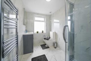 Central Coventry, Cinema Tv Games Room, Sleeps 11 - 3