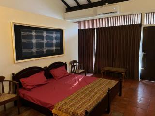 Serene Villa with Pool & Large Garden - Attidiya - 8