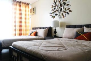 Spacious 3 Bedrooms with wifi access and pool near SM MOA Arena - Manila - 0