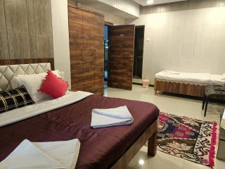 Nikams Villa 6,BHK With Swimming Pool - Mahabaleshwar - 3
