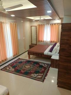 Nikams Villa 6,BHK With Swimming Pool - Mahabaleshwar - 1