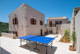 Pavlina Villa , a hidden gem with heated pool and ping pong! - Perama - 6