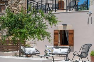 Pavlina Villa , a hidden gem with heated pool and ping pong! - Perama - 4