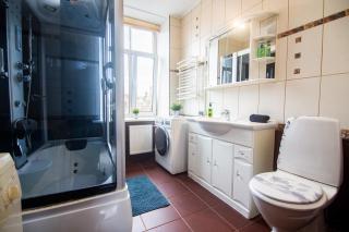 Central 3 bedroom apartment - 7