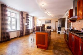 Central 3 bedroom apartment - 2