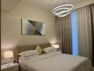 Luxurious 2-Bedroom Apartment with Stunning Creek Views - 1