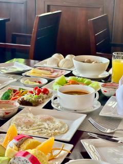 Crowne Plaza Danang Hotel & Resort - 4