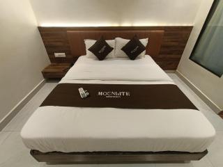 HOTEL MOON LITE RESIDENCY - Marve Road Malad West - 5