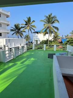 Rock View Palace Lighthouse Beach Resort - Trivandrum - 0