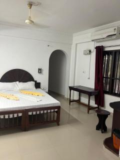 Rock View Palace Lighthouse Beach Resort - Trivandrum - 3