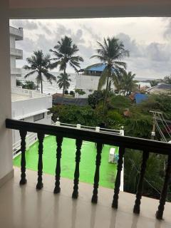 Rock View Palace Lighthouse Beach Resort - Trivandrum - 2