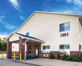 Rodeway Inn Cedar Rapids Westdale - 7