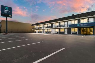 Clarion Pointe Ridgecrest near China Lake Naval Station - 1