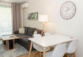 Primorki Park 1 BD Flat with Desk & Balcony - Warna - 3