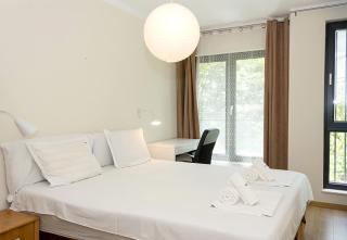 Primorki Park 1 BD Flat with Desk & Balcony - Warna - 0