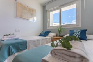 Terrace, sea view, pool, parking space & fibre - 2