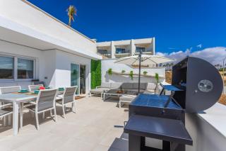 Terrace, sea view, pool, parking space & fibre - 0
