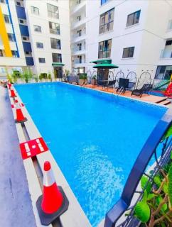 Luxurystudio with study, a pool andgym - 8